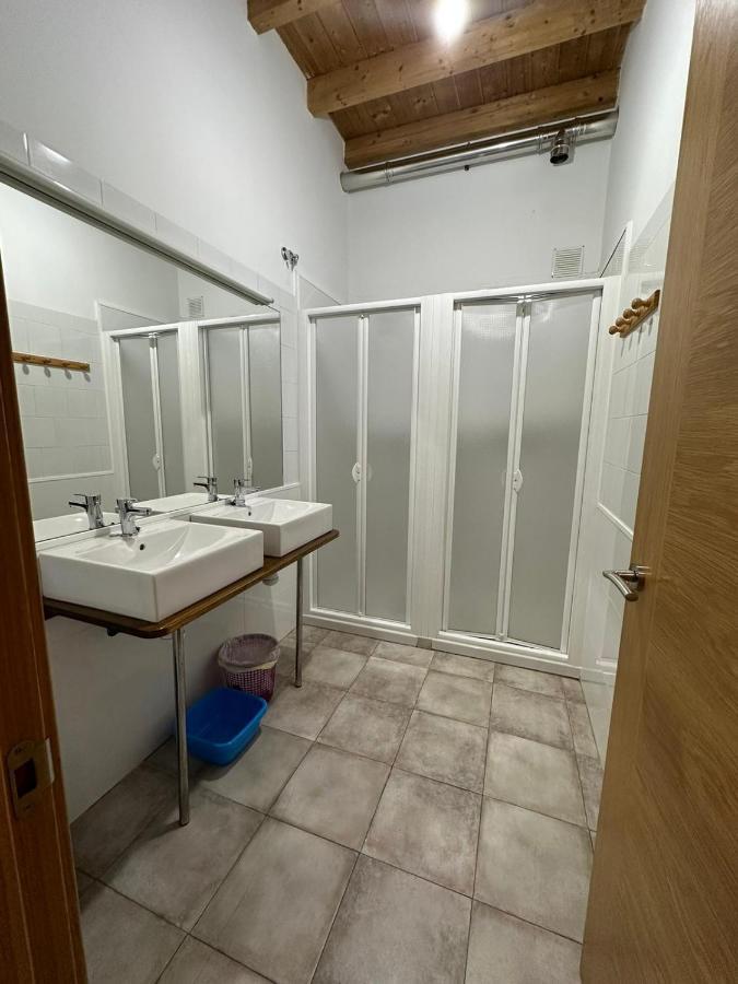 מולינסקה Albergue De Peregrinos Compostela מראה חיצוני תמונה